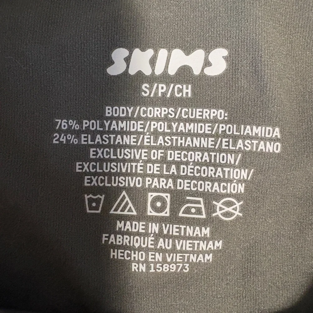 Skims - Picture 2 of 3